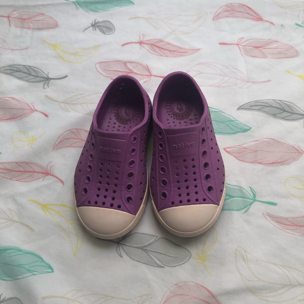 Native shoes 6c